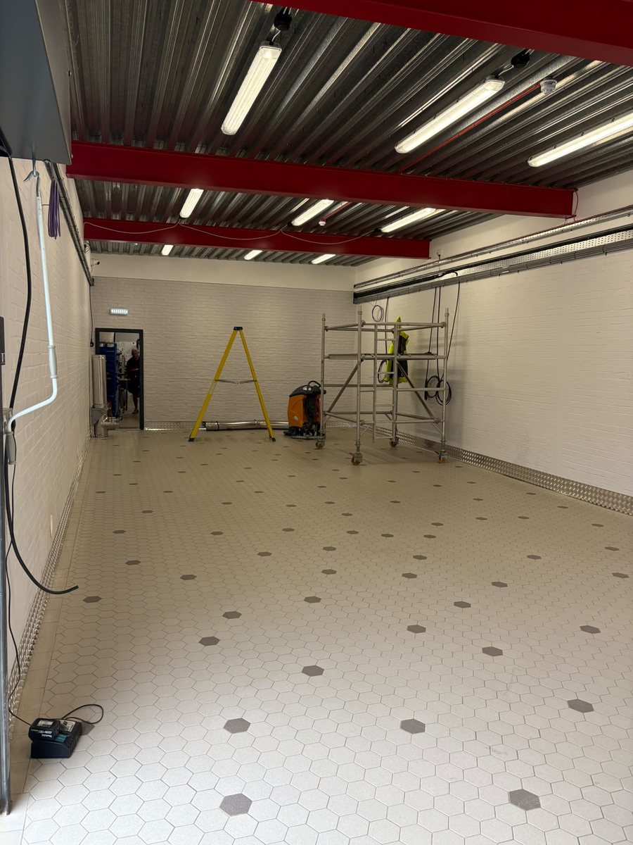 Completed unit with a hexagon tiled floor
